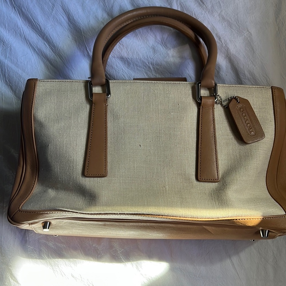 Classic Beige COACH handbag EUC